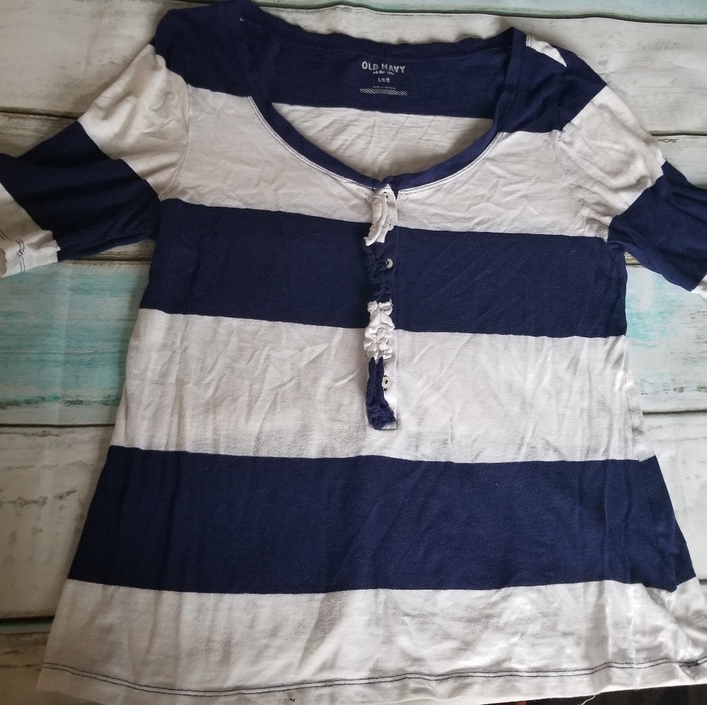 Old Navy tshirt